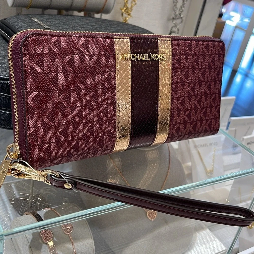 Michael Kors Jet Set Travel Large Signature Logo and Metallic Continental Wallet